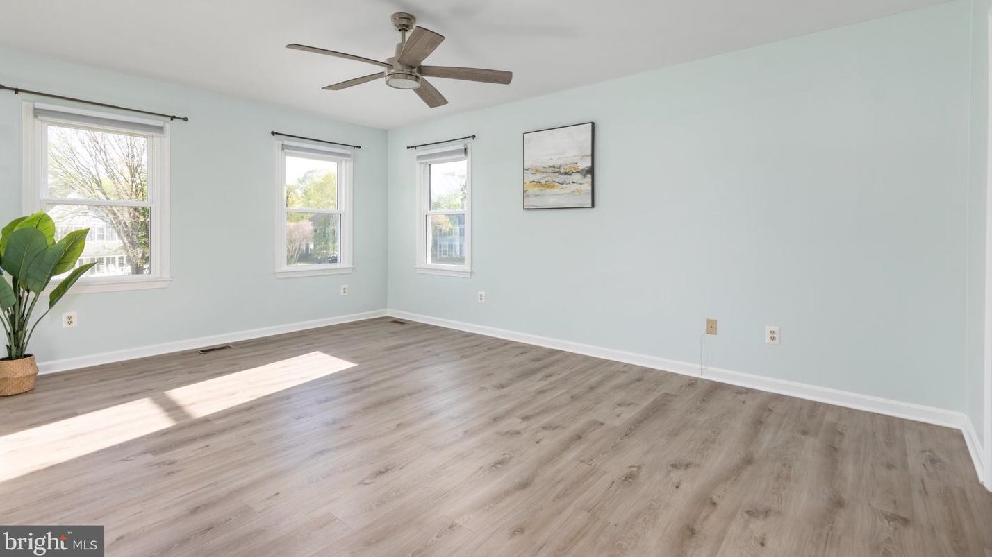 6 Crisswell Ct, Dulles VA exterior