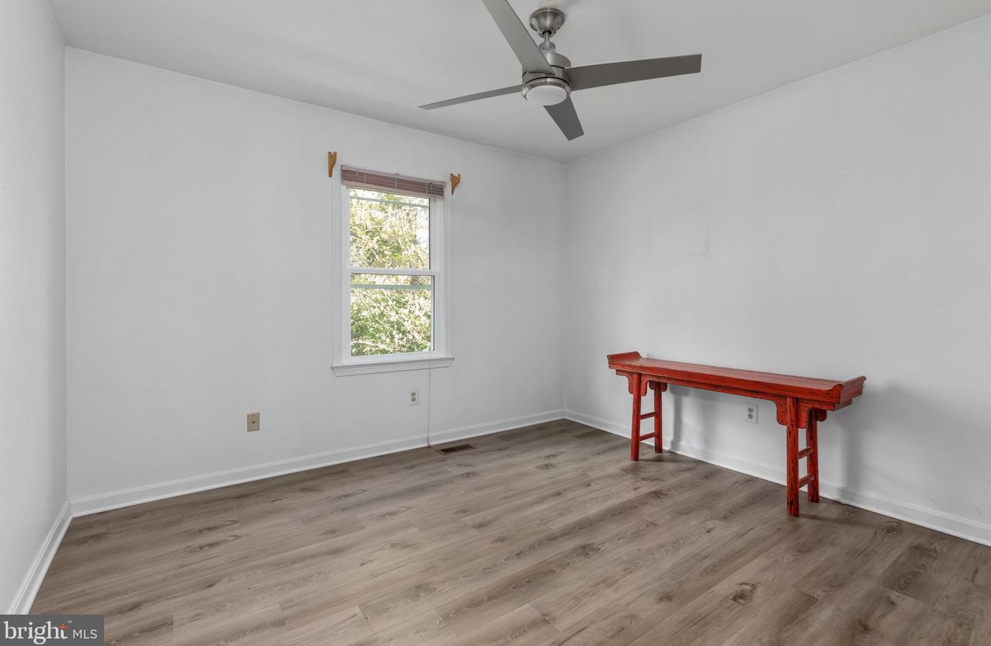 6 Crisswell Ct, Dulles VA exterior