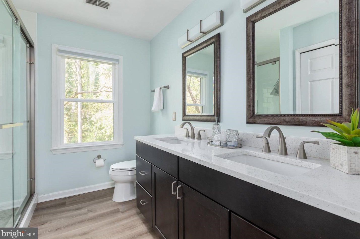 6 Crisswell Ct, Dulles VA exterior