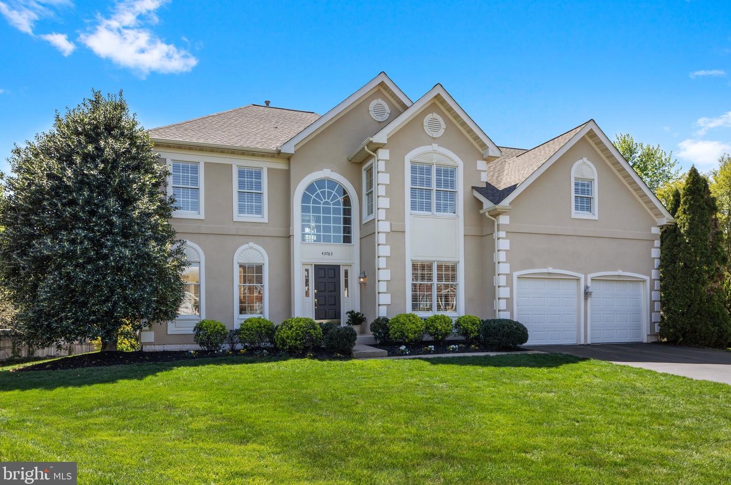 43763 Carson Ct, Ashburn, VA 20147-5822