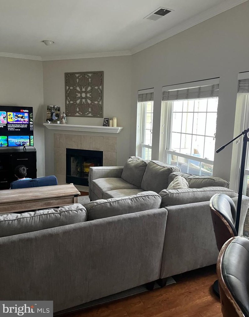 664 Gateway Dr Se #305, Leesburg, VA 20175