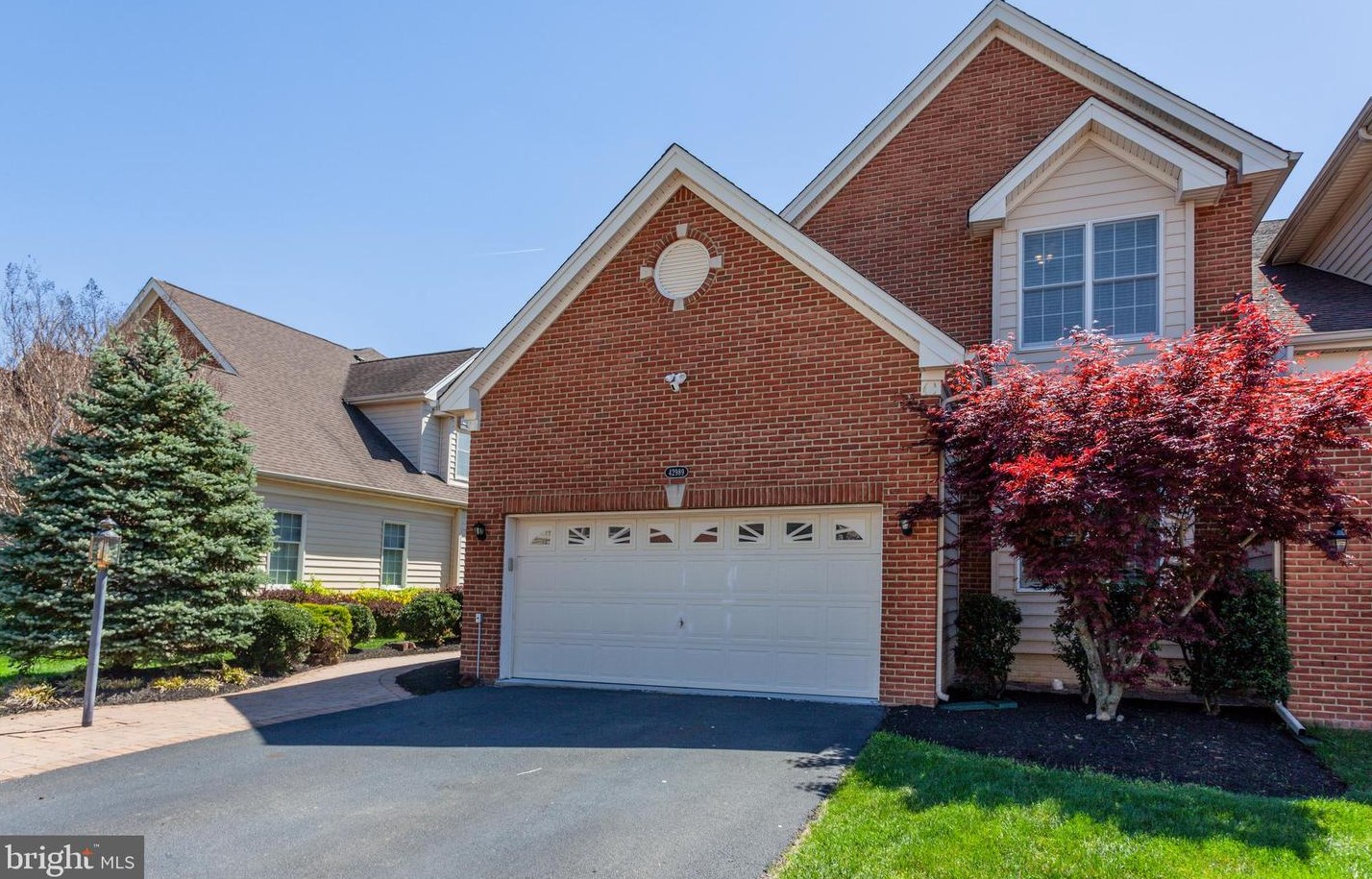 42989 Pascale Ter, Ashburn, VA 20148-7319