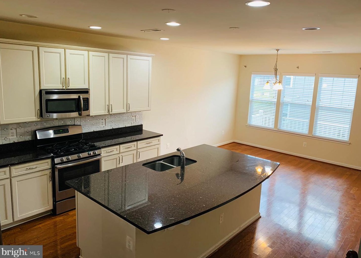 25550 Feltre Ter, Fairfax, VA 20152