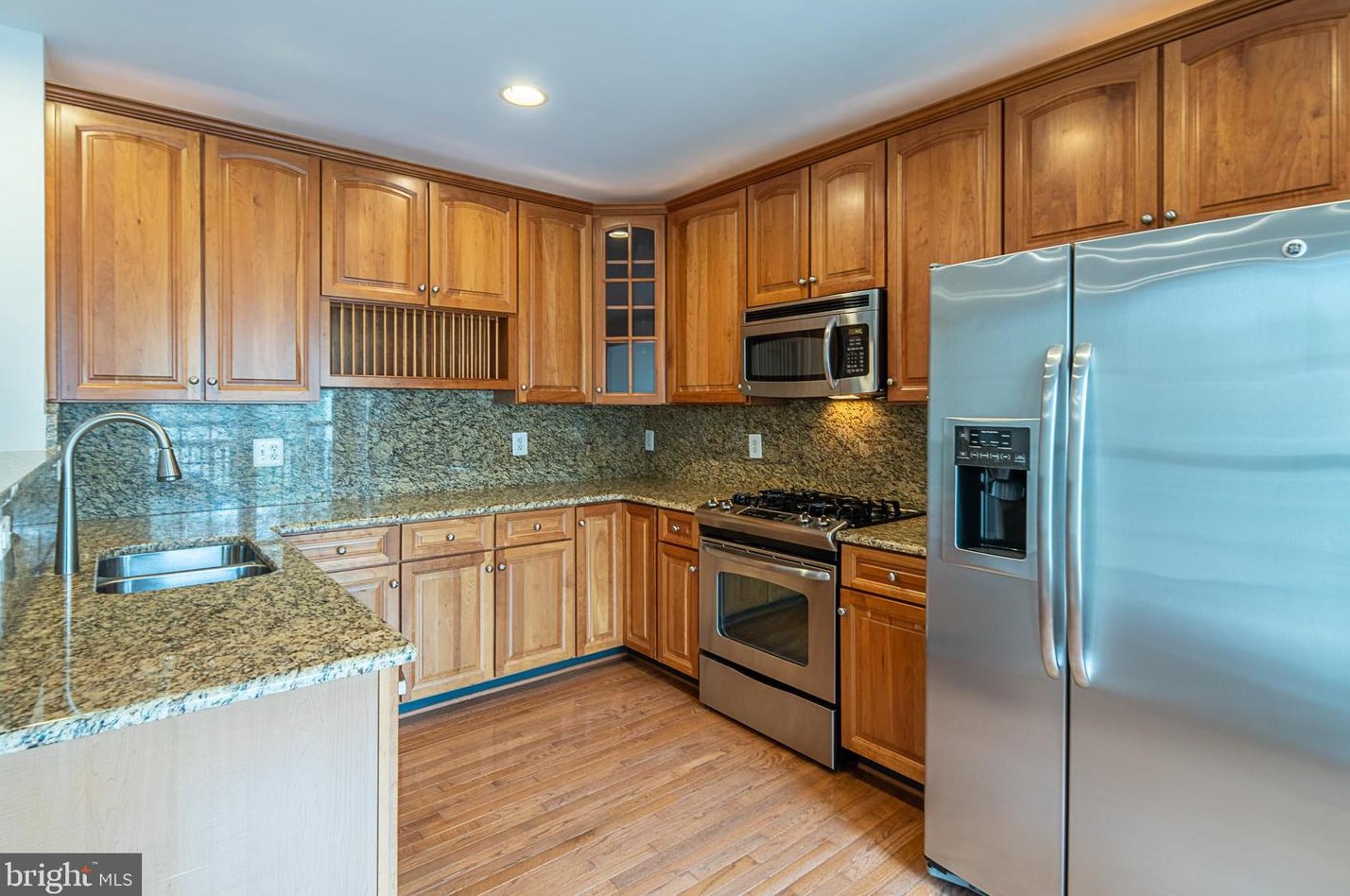 42697 Latrobe St, Fairfax, VA 20152-3946