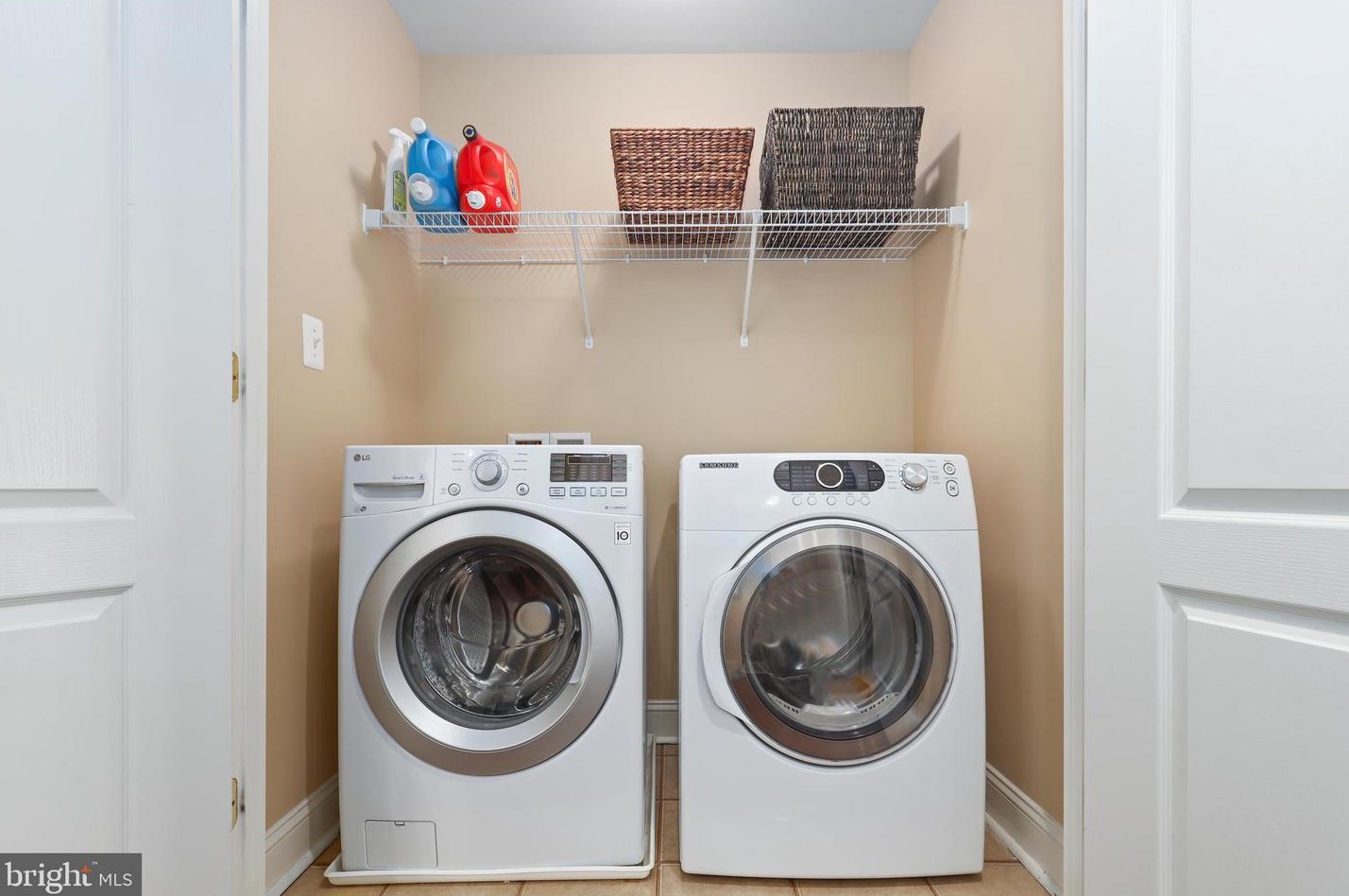 25546 Oak Medley Ter, Stone Ridge VA  20105-2665 exterior