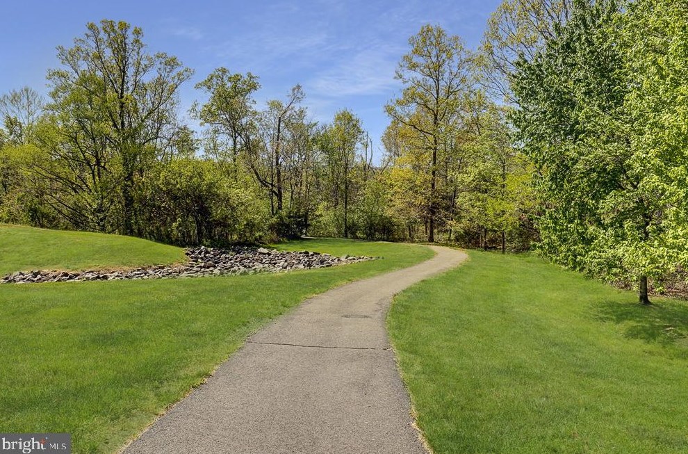 25546 Oak Medley Ter, Stone Ridge VA  20105-2665 exterior