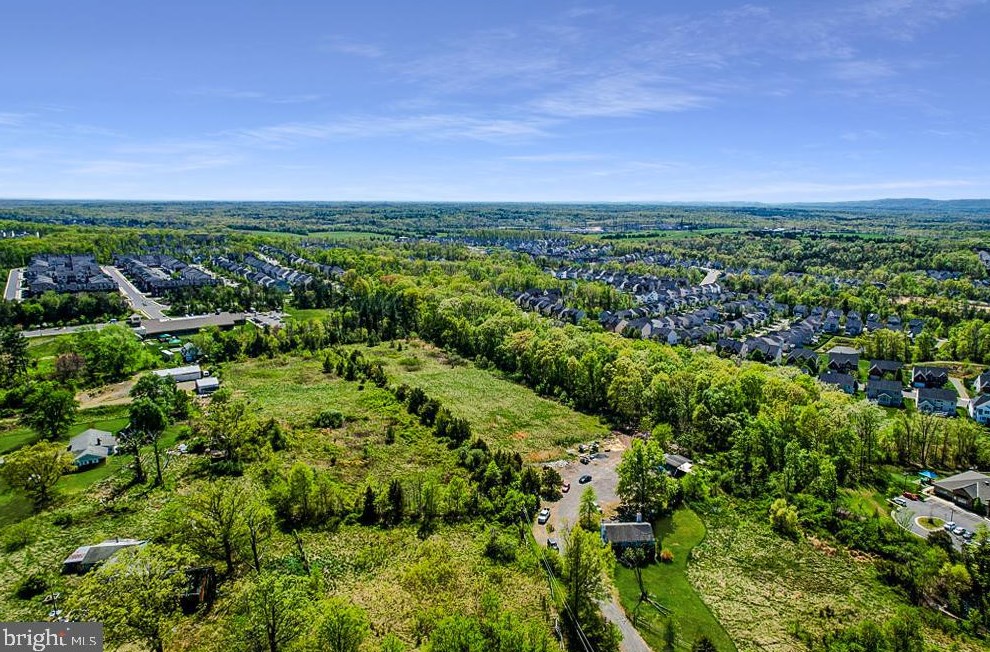 25546 Oak Medley Ter, Stone Ridge VA  20105-2665 exterior