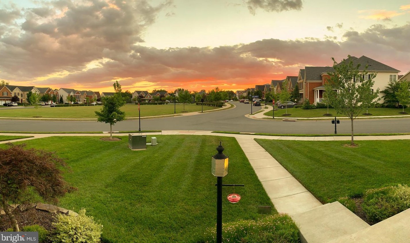 43188 Ashley Heights Cir, Ashburn, VA 20148-7095