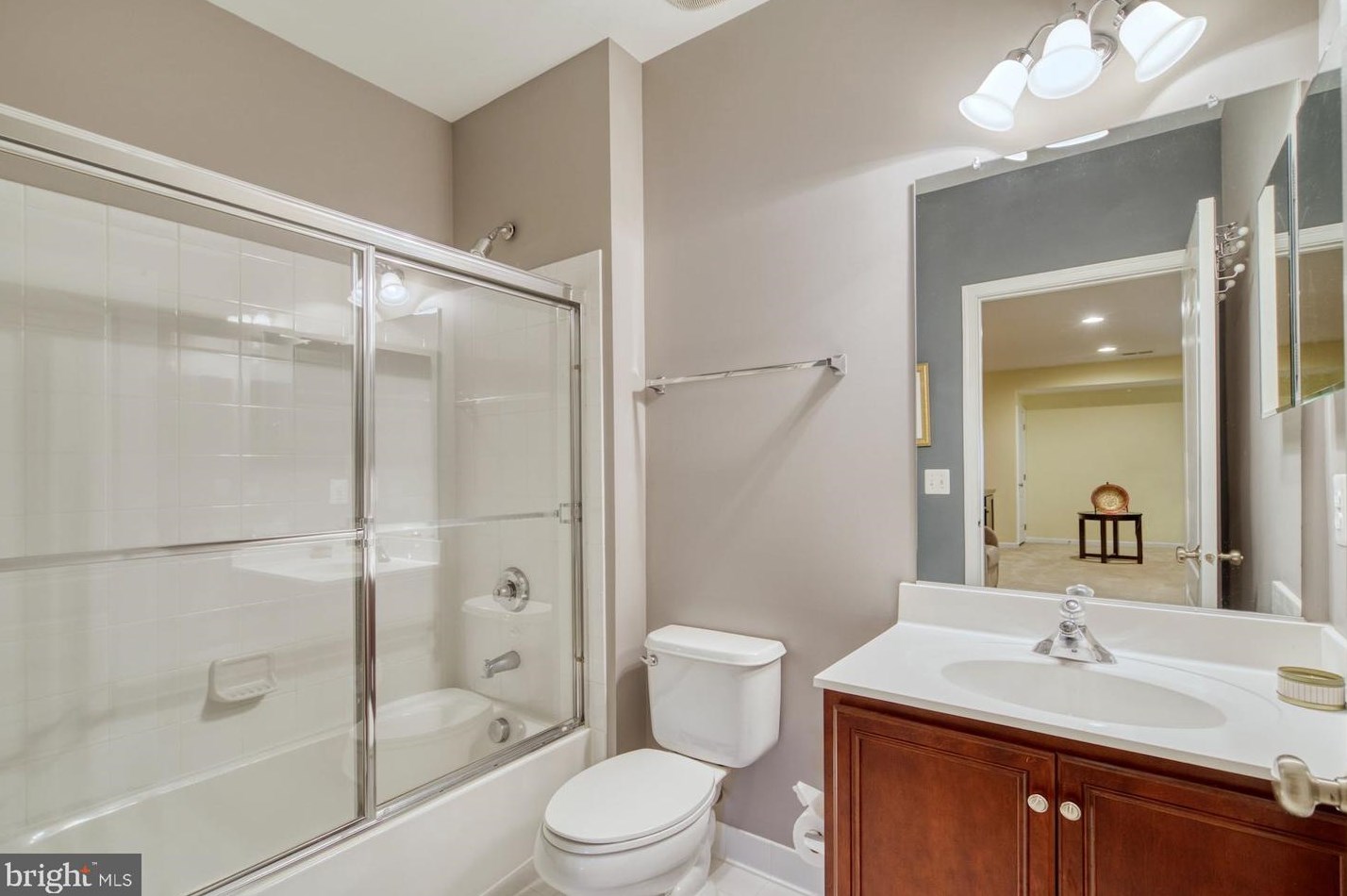 25190 Fortitude Ter, Fairfax VA  20152-6052 exterior