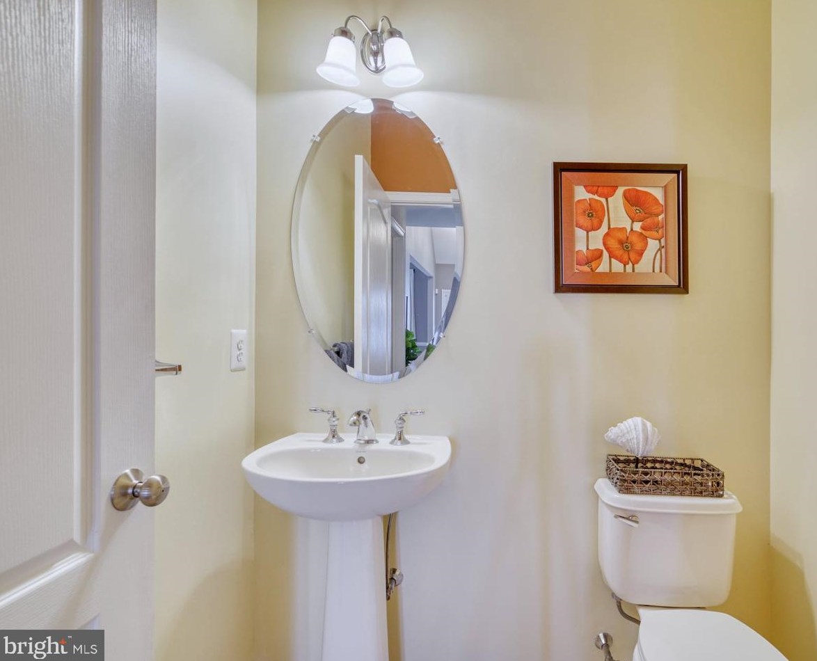 25190 Fortitude Ter, Fairfax VA  20152-6052 exterior