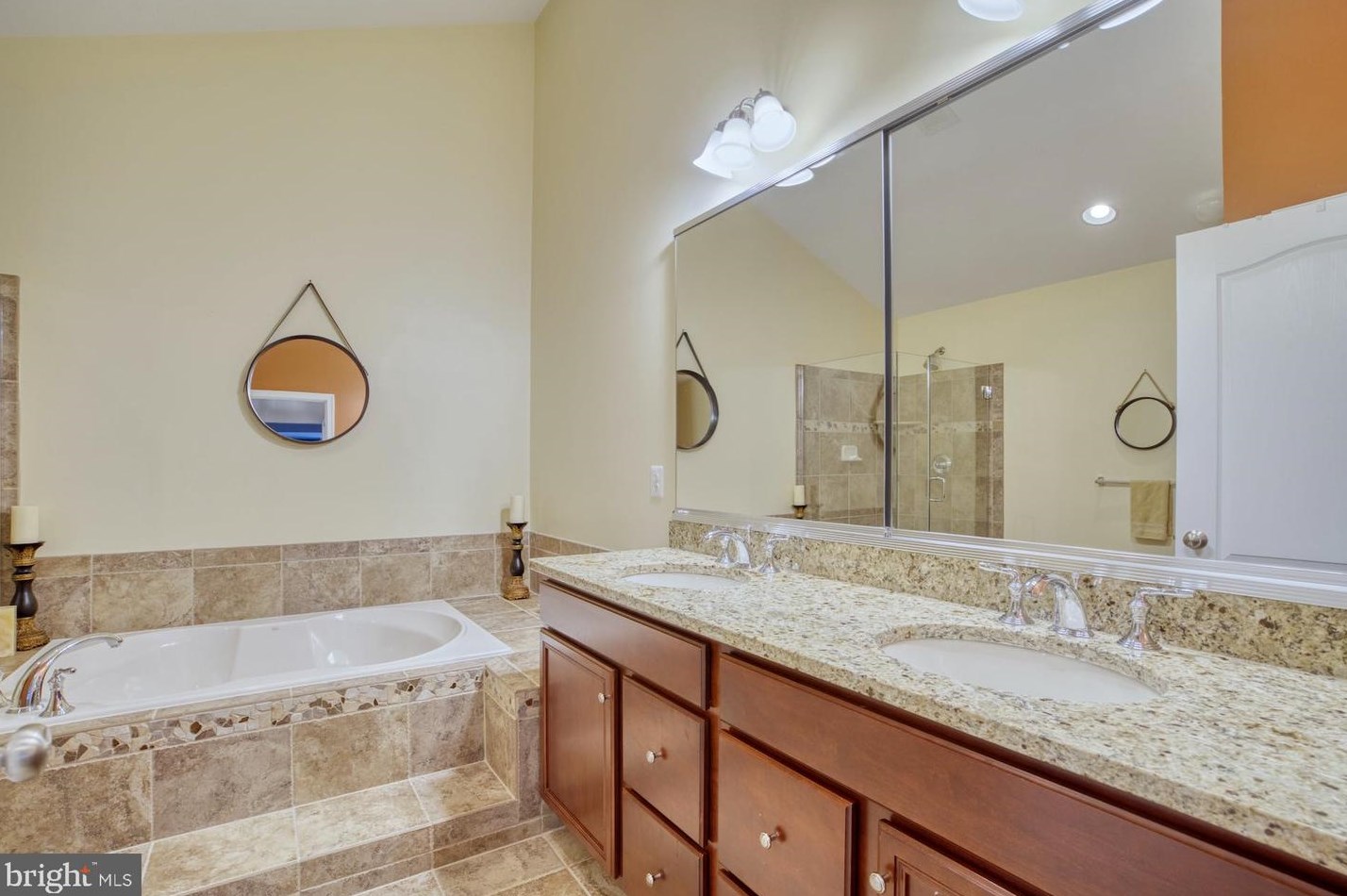 25190 Fortitude Ter, Fairfax VA  20152-6052 exterior