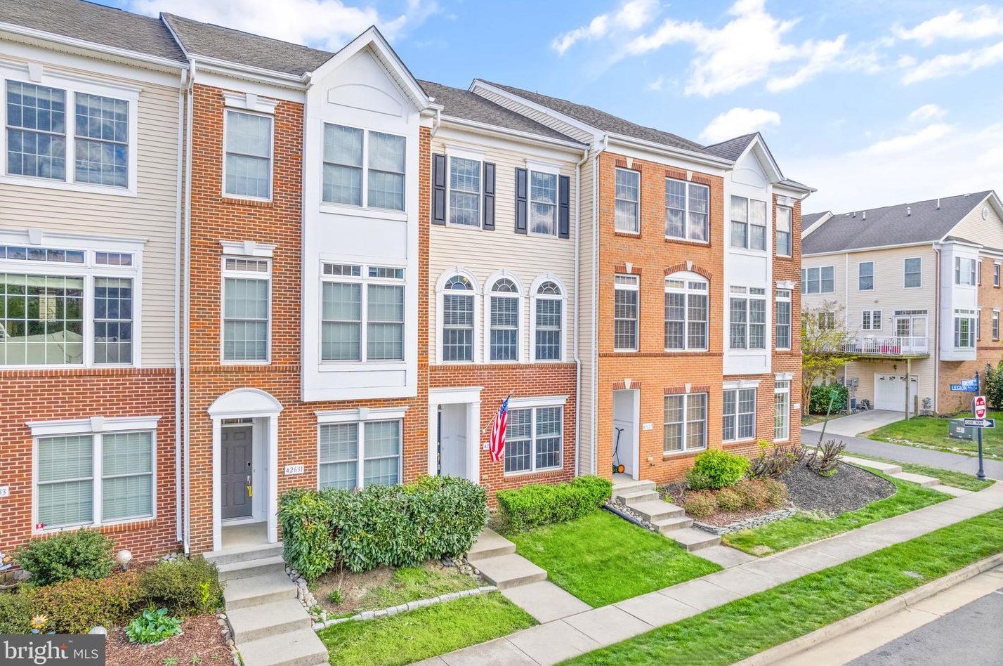 42629 Homefront Ter, Fairfax, VA 20152-6023