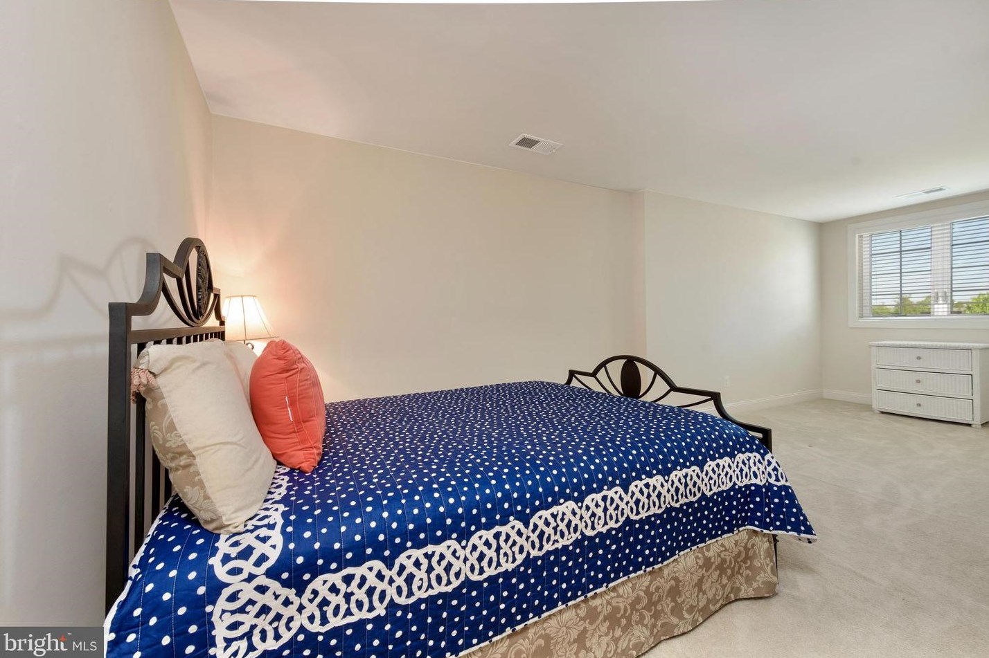 20918 Rocky Knoll Sq, Ashburn VA  20147-5687 exterior