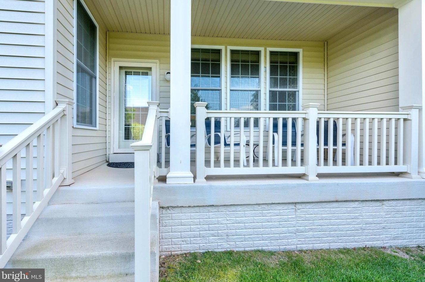 20918 Rocky Knoll Sq, Ashburn VA  20147-5687 exterior