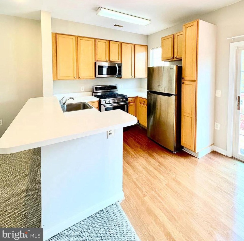 23096 Fontwell Sq, Dulles, VA 20166