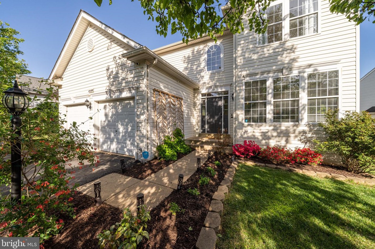 45599 Victoria Station Dr, Dulles, VA 20166-9245