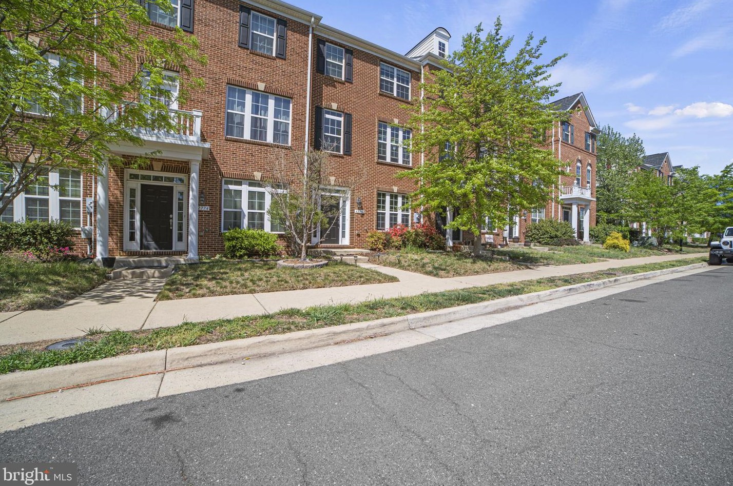42776 Hay Rd, Ashburn, VA 20147