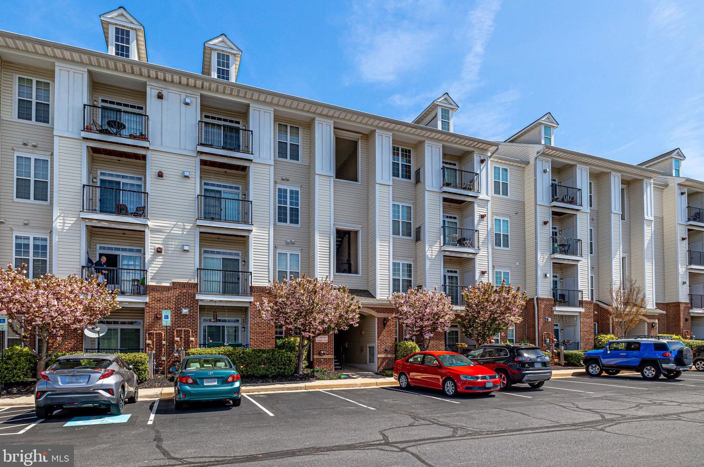 21216 Mcfadden Sq #305, Dulles, VA 20165