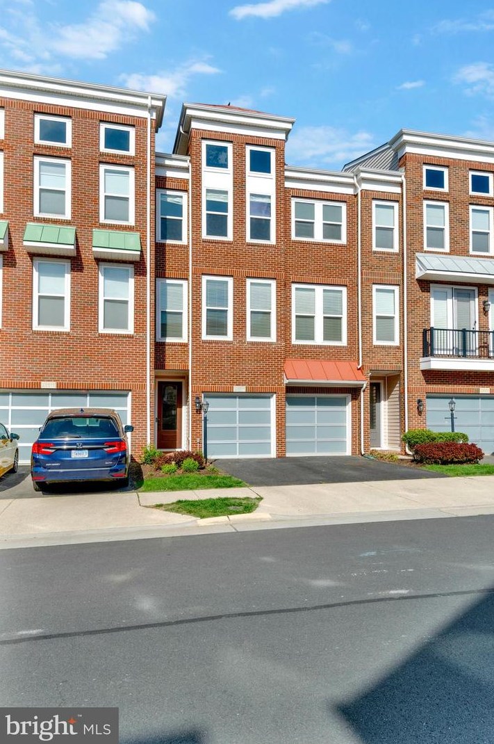 23511 Epperson Sq, Ashburn, VA 20148