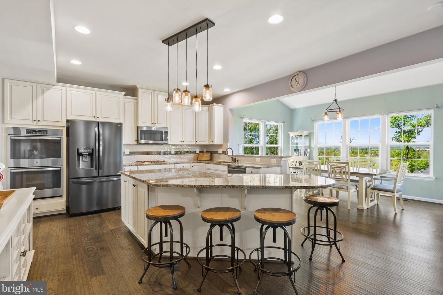 25849 Racing Sun Dr, Stone Ridge VA  20105-5838 exterior