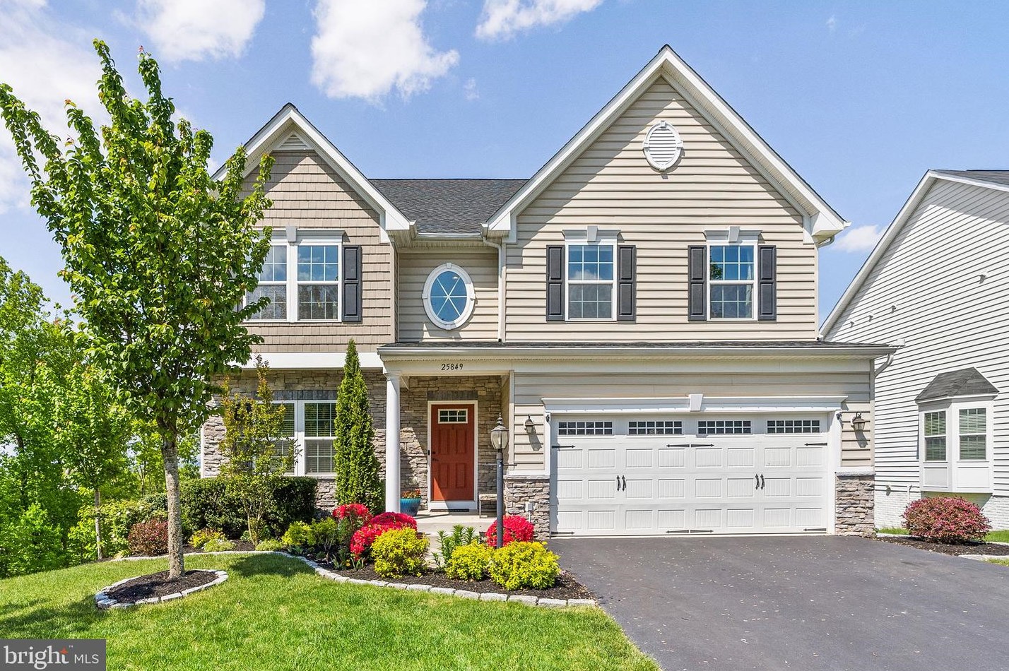 25849 Racing Sun Dr, Stone Ridge, VA 20105-5838