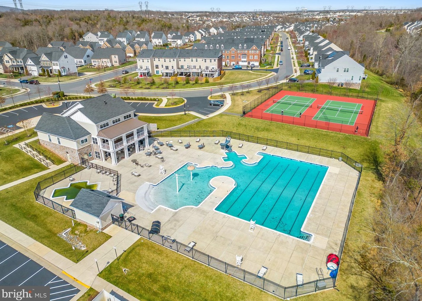 25849 Racing Sun Dr, Stone Ridge VA  20105-5838 exterior