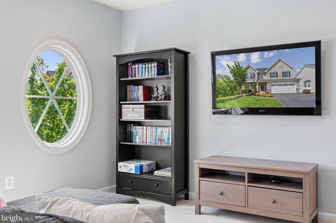 25849 Racing Sun Dr, Stone Ridge VA  20105-5838 exterior