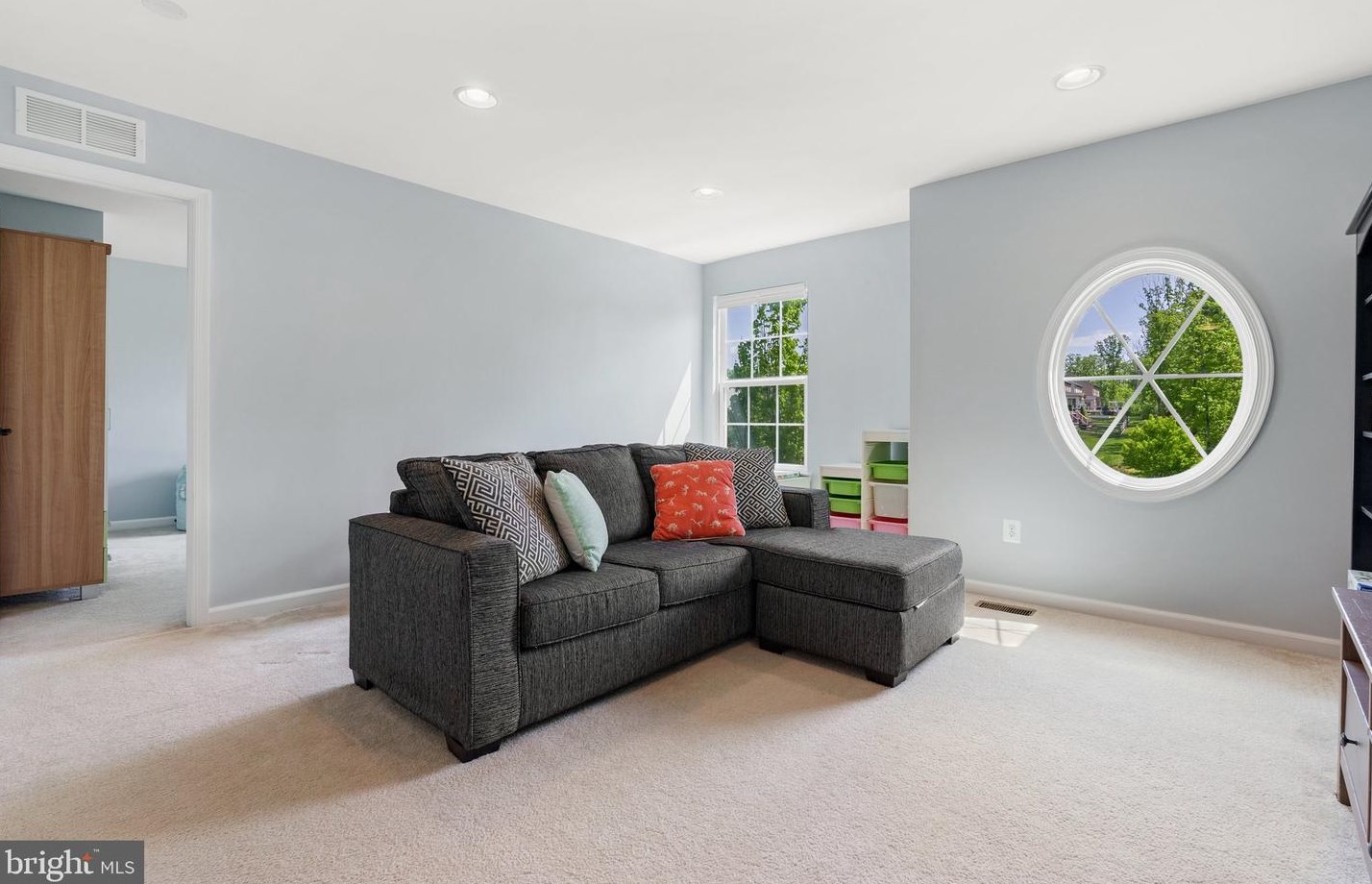 25849 Racing Sun Dr, Stone Ridge VA  20105-5838 exterior