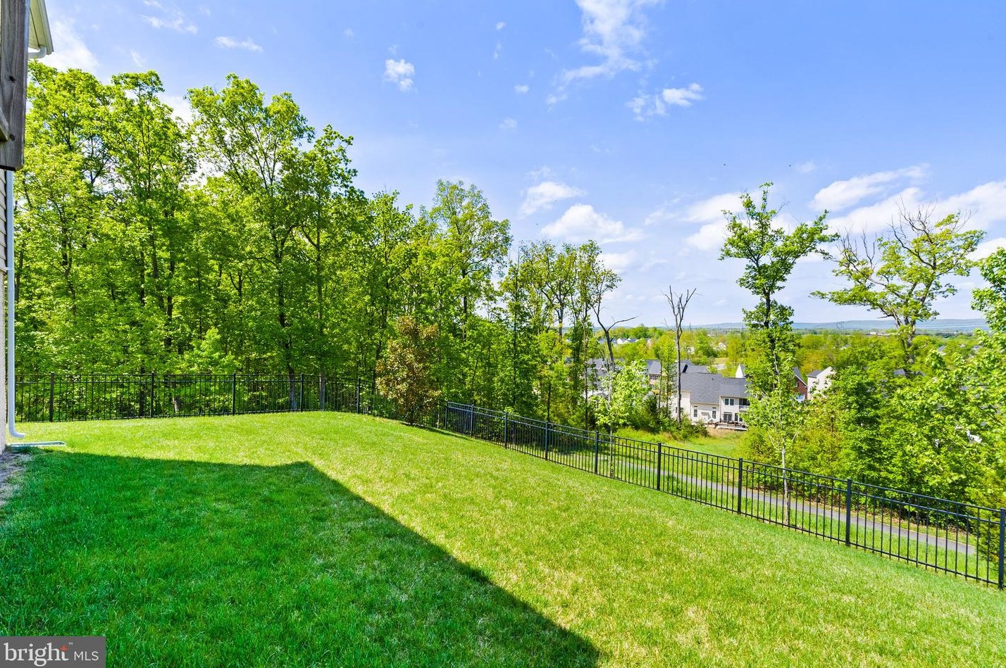 25849 Racing Sun Dr, Stone Ridge VA  20105-5838 exterior