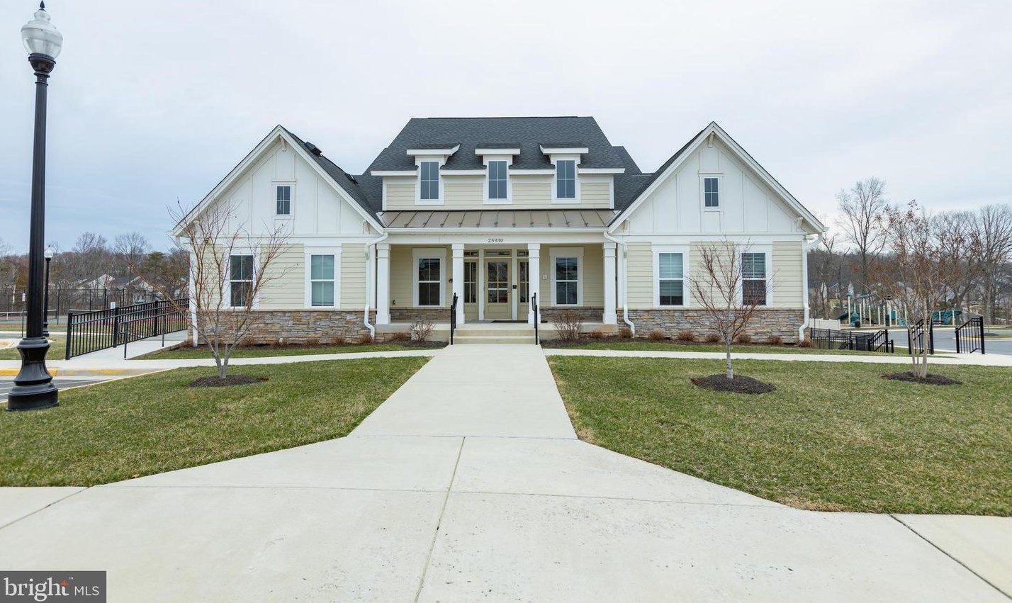 25849 Racing Sun Dr, Stone Ridge VA  20105-5838 exterior