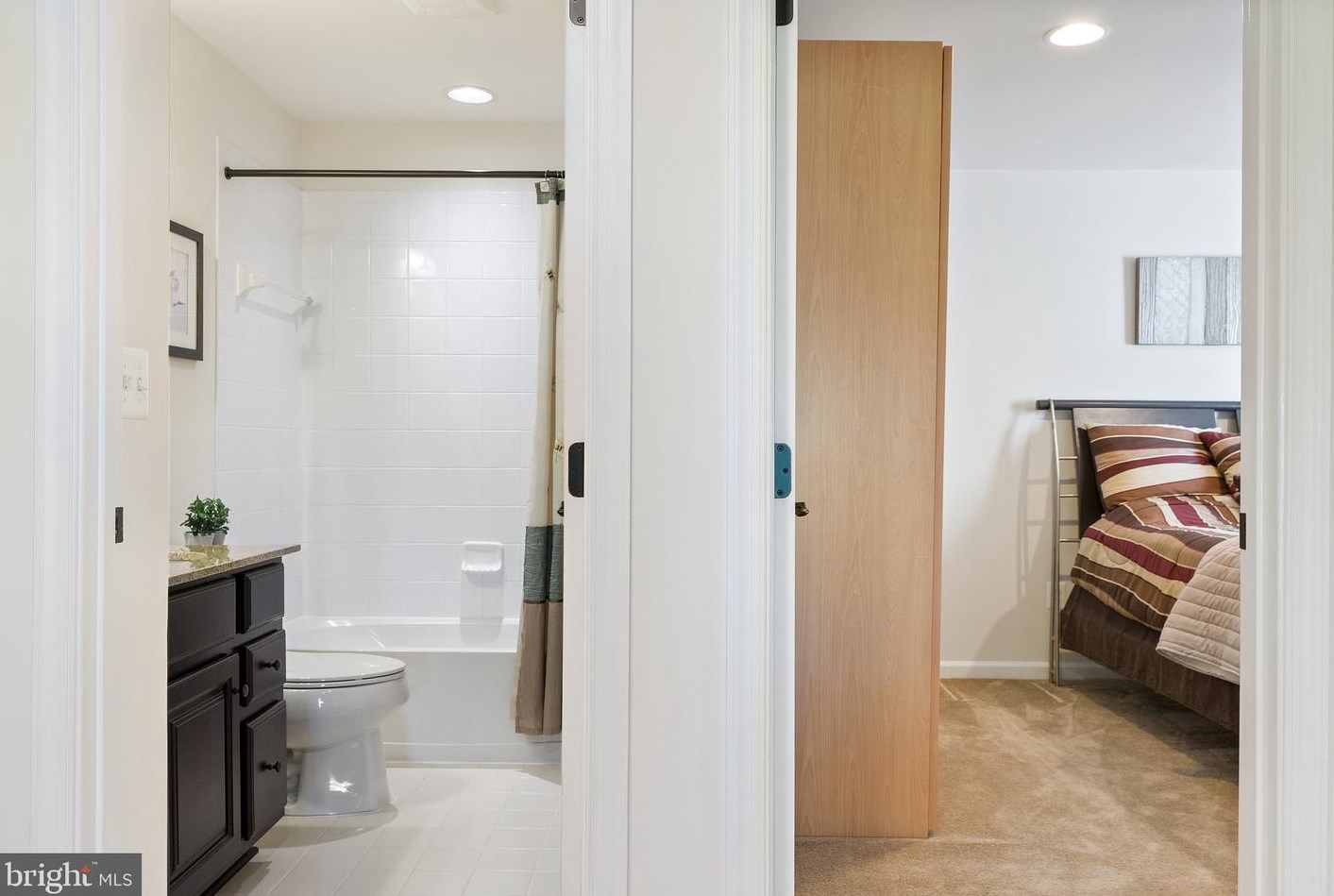 25849 Racing Sun Dr, Stone Ridge VA  20105-5838 exterior