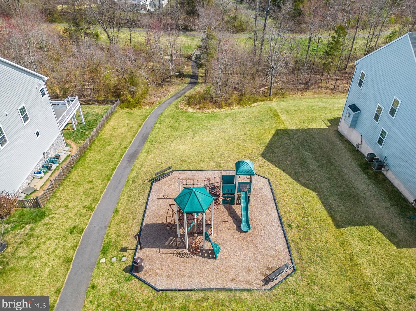 25849 Racing Sun Dr, Stone Ridge VA  20105-5838 exterior