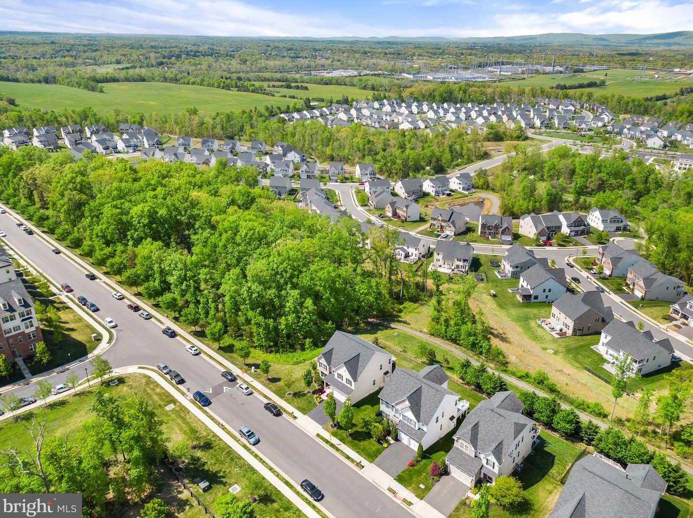 25849 Racing Sun Dr, Stone Ridge VA  20105-5838 exterior