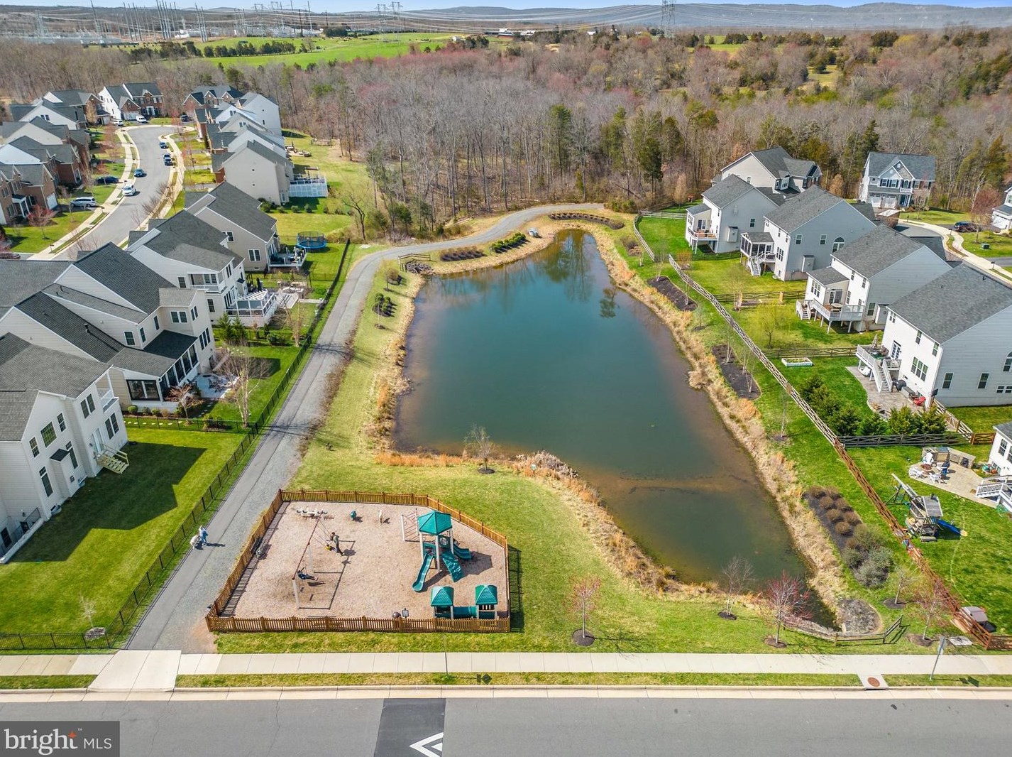 25849 Racing Sun Dr, Stone Ridge VA  20105-5838 exterior