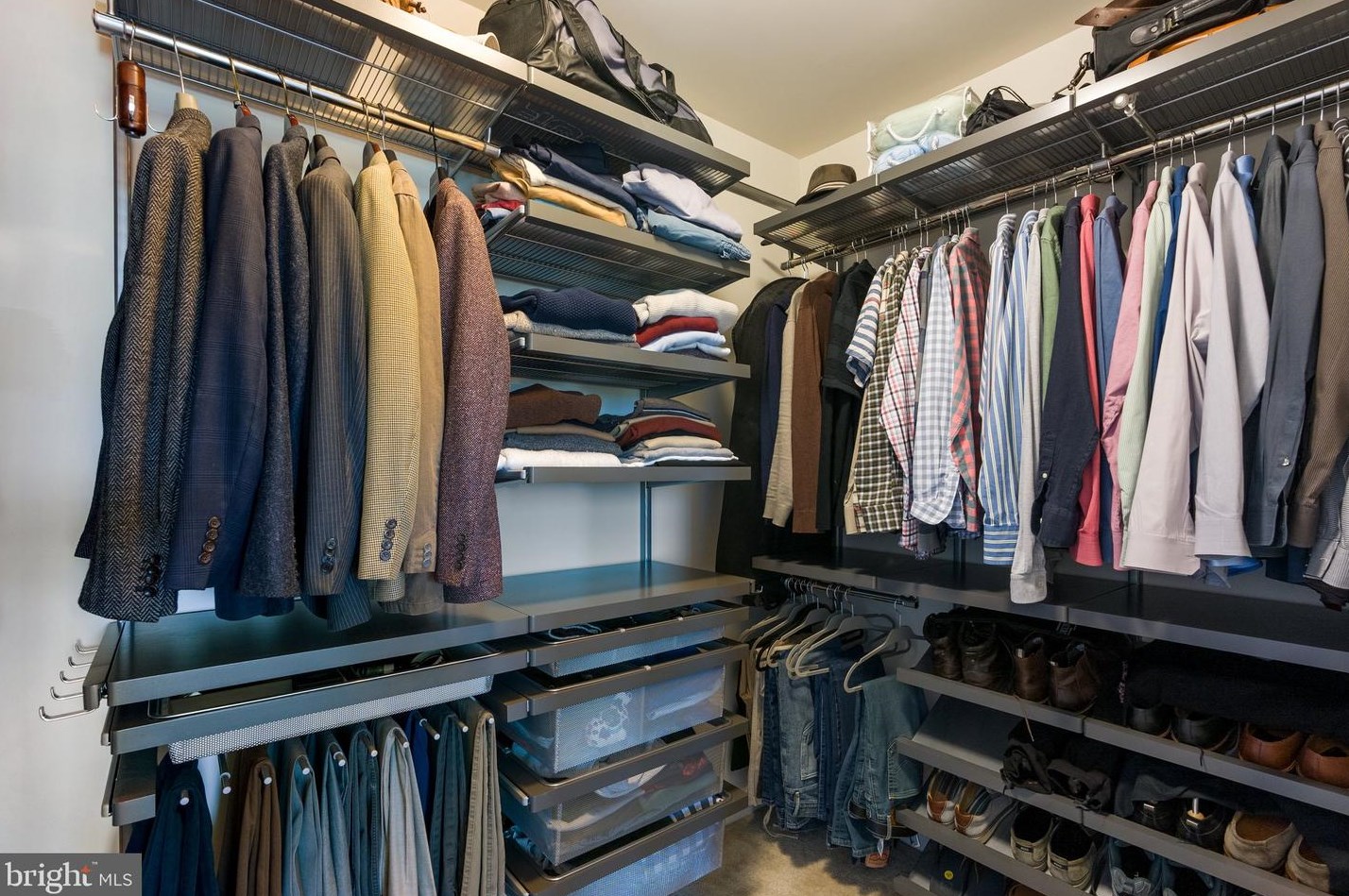 25849 Racing Sun Dr, Stone Ridge VA  20105-5838 exterior