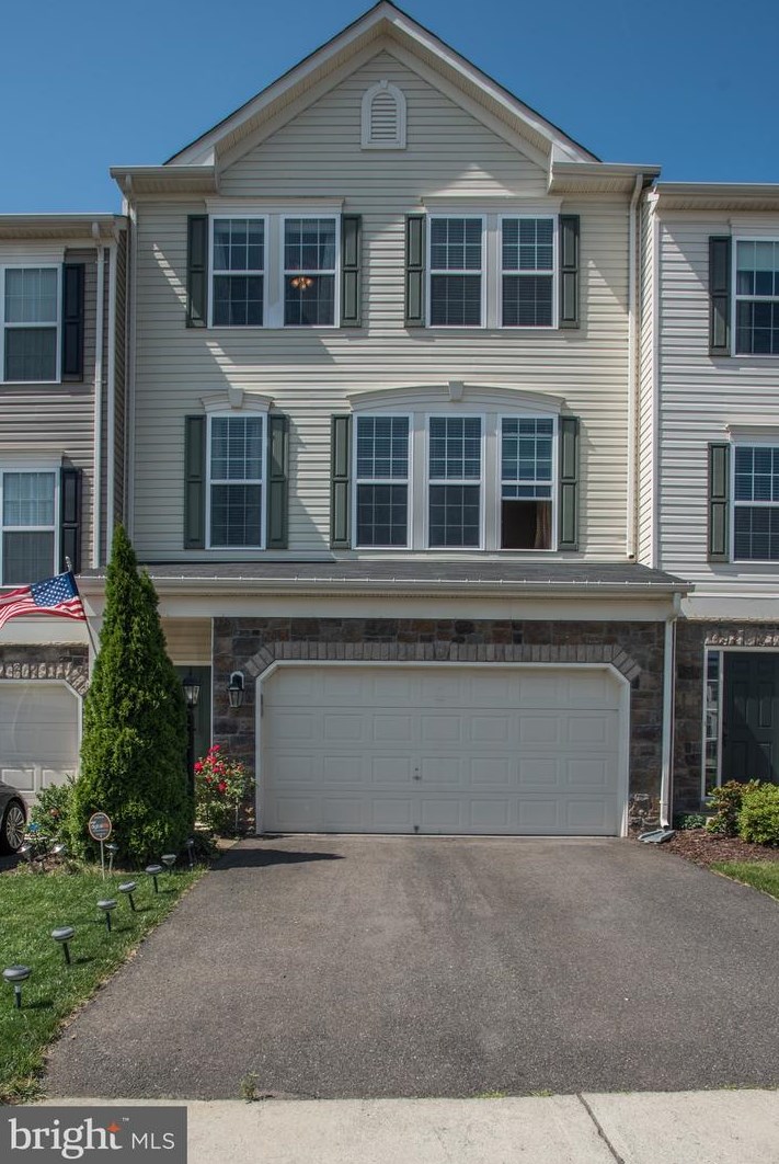 41925 Possumhaw Ter, Stone Ridge, VA 20105