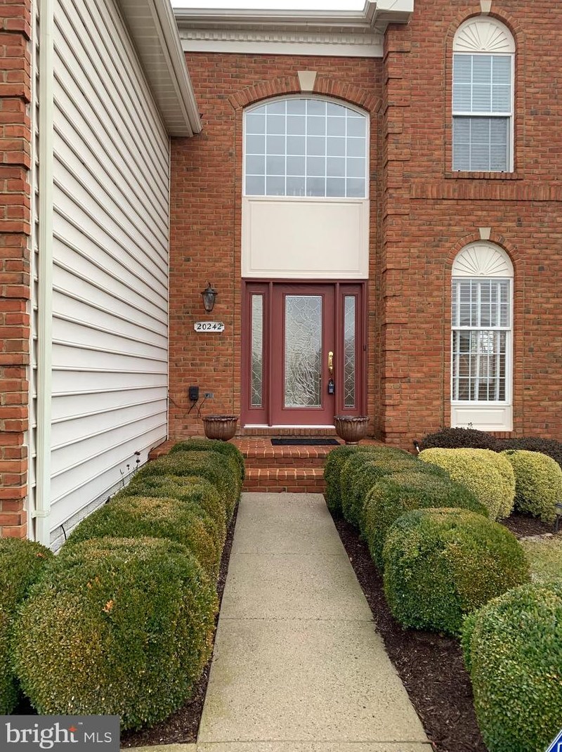 20242 Hidden Creek Ct, Ashburn, VA 20147