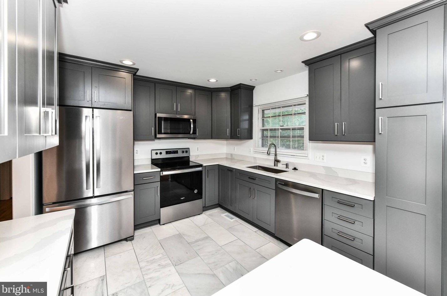 1020 S Hoga Rd, Dulles, VA 20164