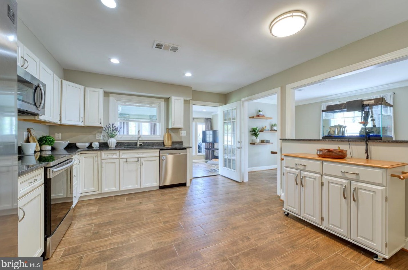 102 Harrison Rd, Dulles VA  20164-2716 exterior