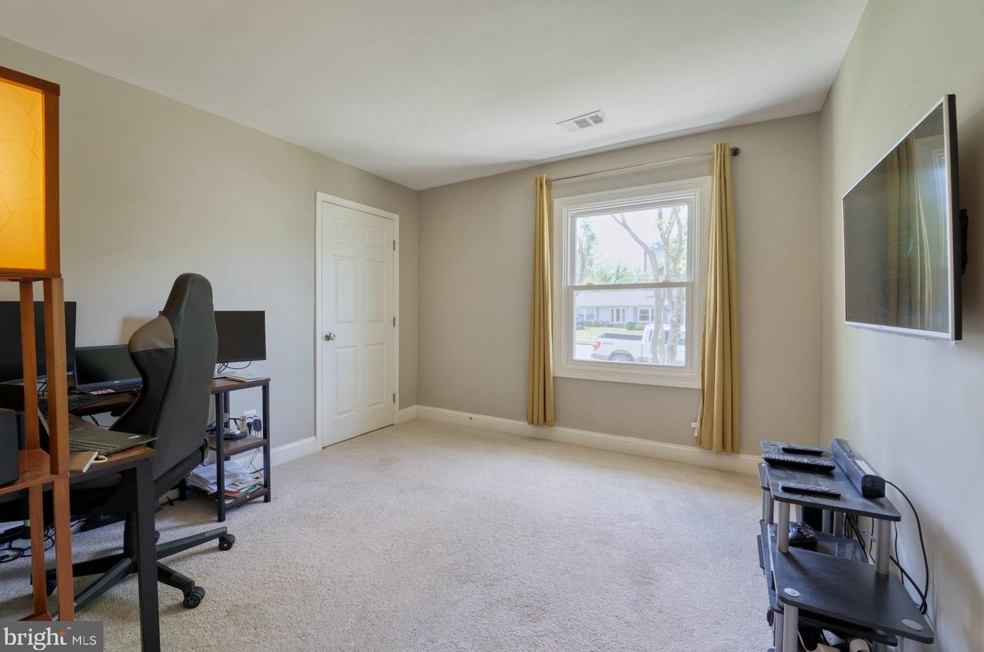 102 Harrison Rd, Dulles VA  20164-2716 exterior