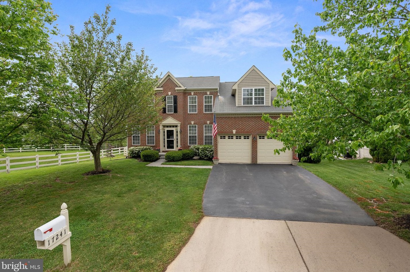 17241 Magic Mountain Dr, Round Hill, VA 20141