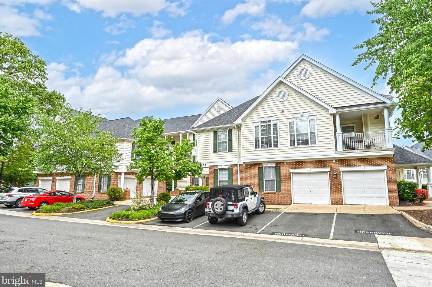 25252 Riffleford Square #201, Fairfax, VA 20152