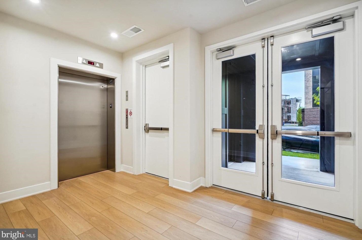 43439 Croson Ln #300, Ashburn, VA 20148