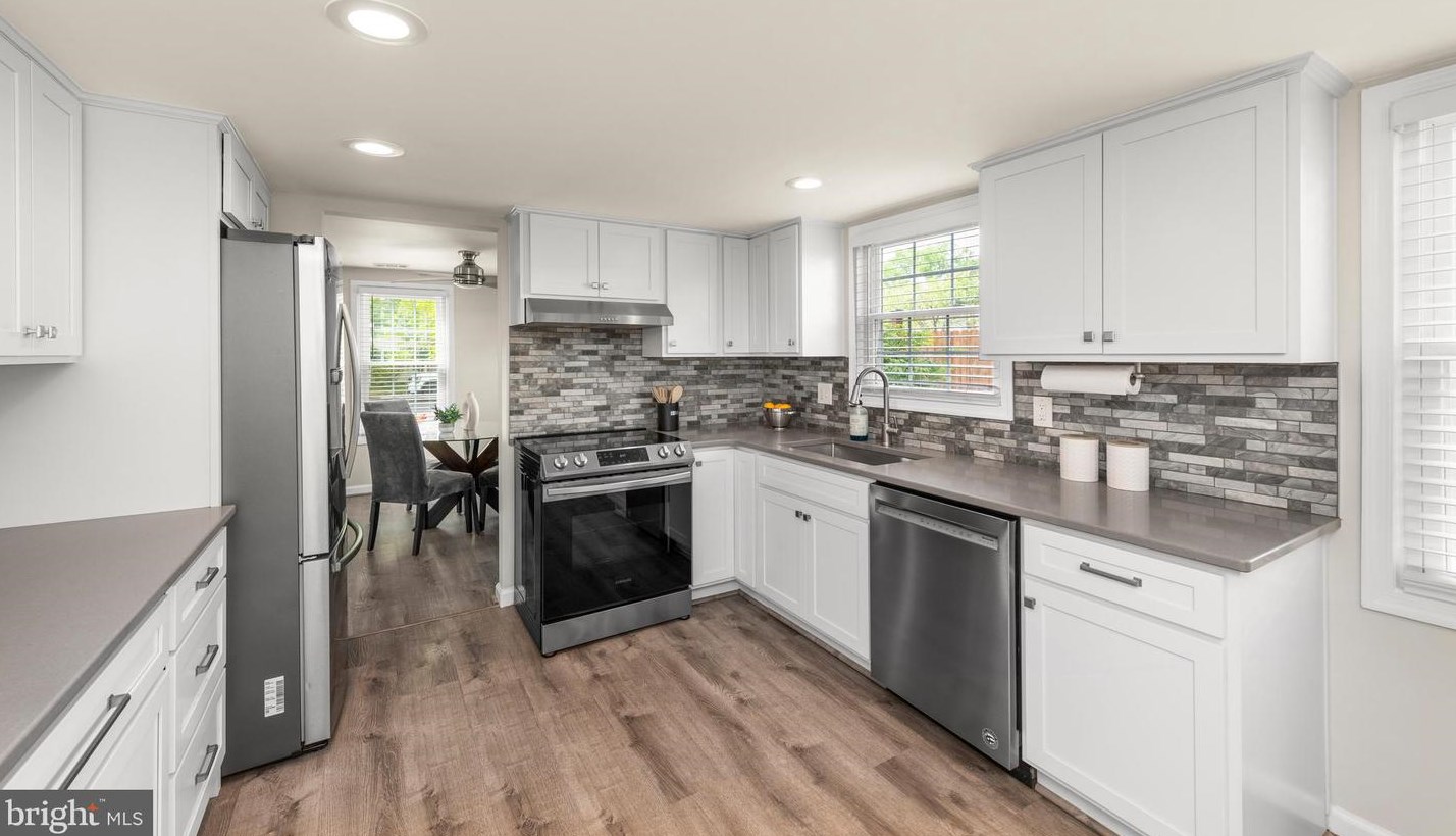 103 Cherry Tree Ct, Dulles VA  20164-2402 exterior