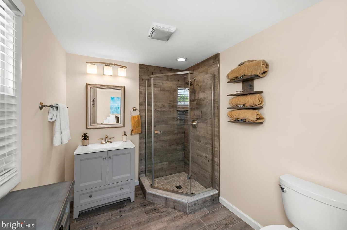 103 Cherry Tree Ct, Dulles VA  20164-2402 exterior