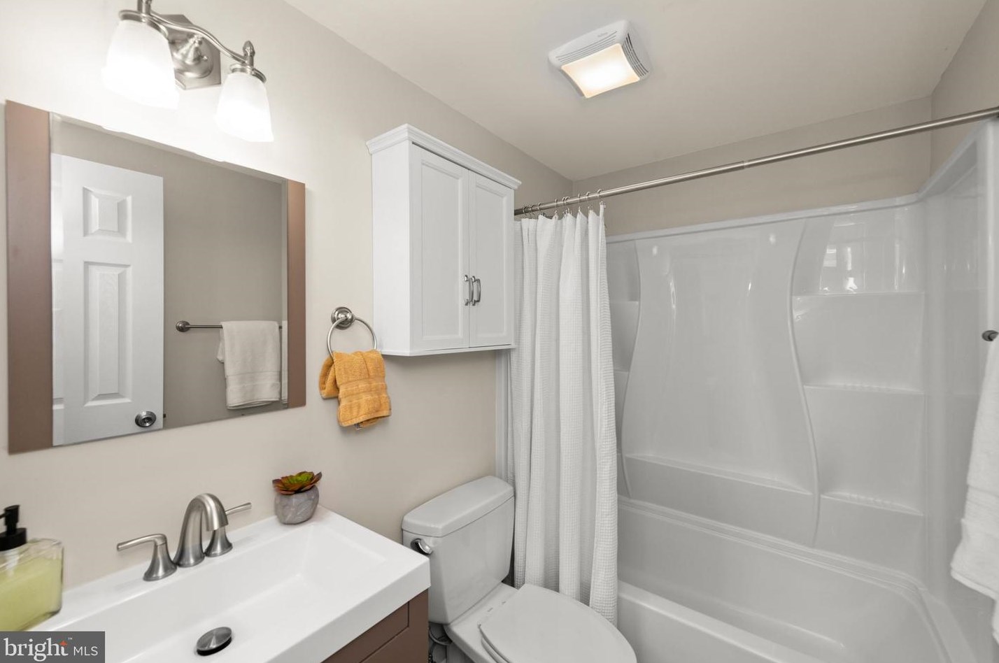 103 Cherry Tree Ct, Dulles VA  20164-2402 exterior