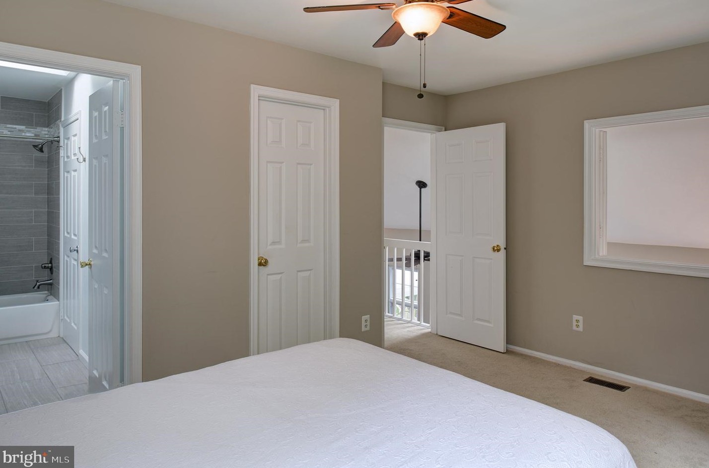 7 Oakdale Ct, Dulles VA  20165-5642 exterior