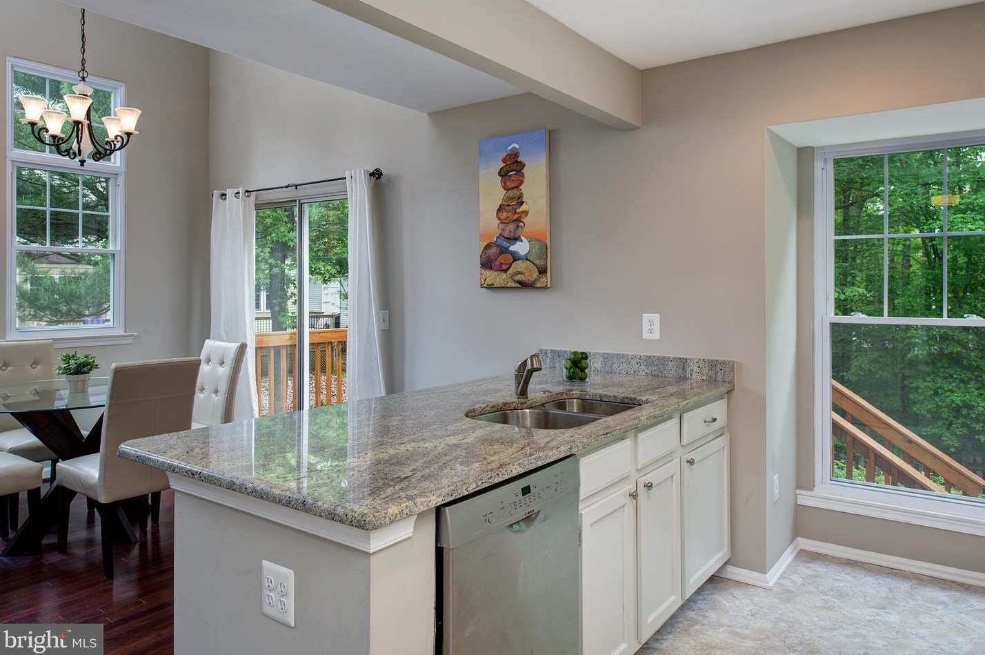 7 Oakdale Ct, Dulles VA  20165-5642 exterior