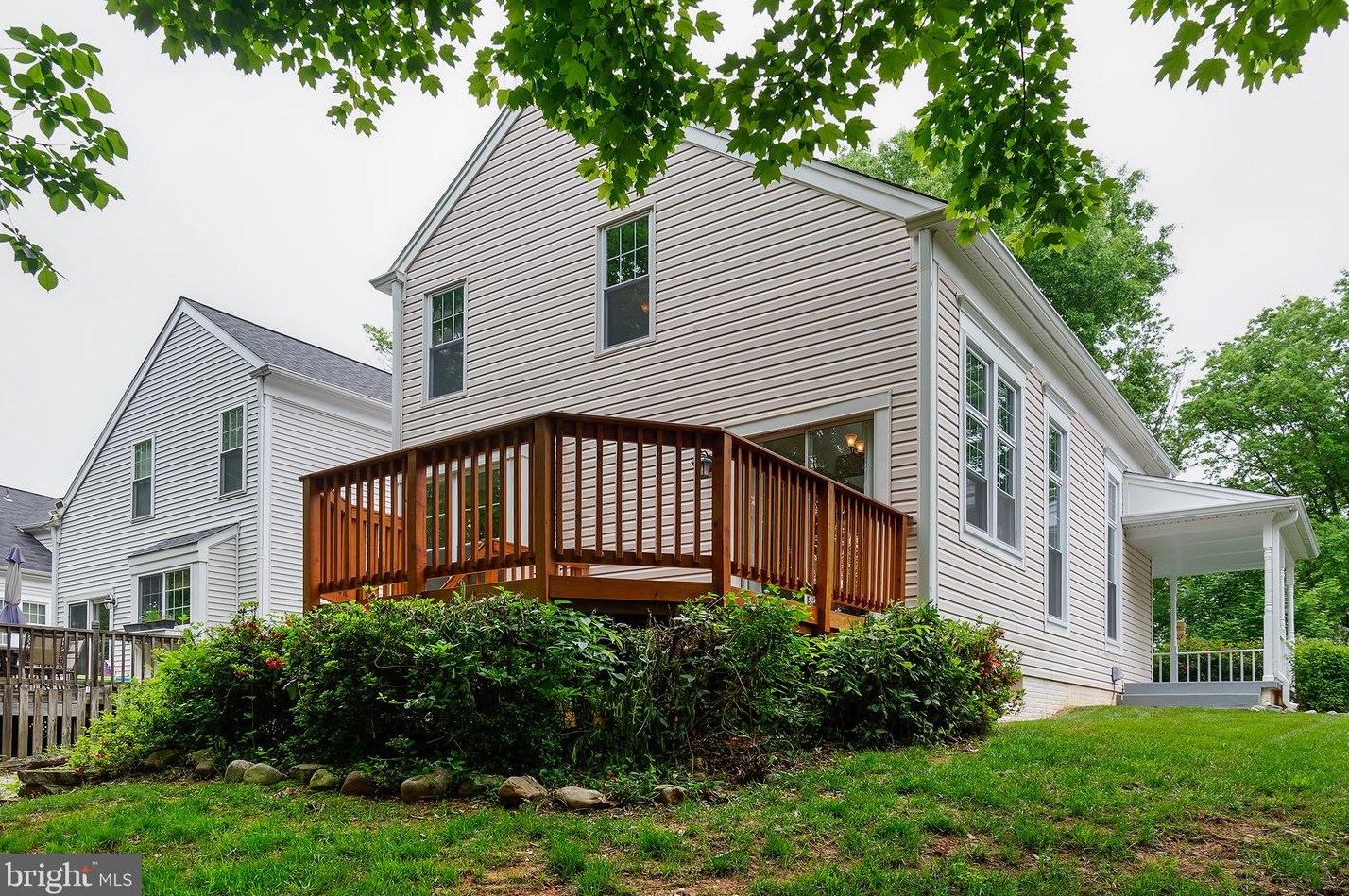 7 Oakdale Ct, Dulles VA  20165-5642 exterior