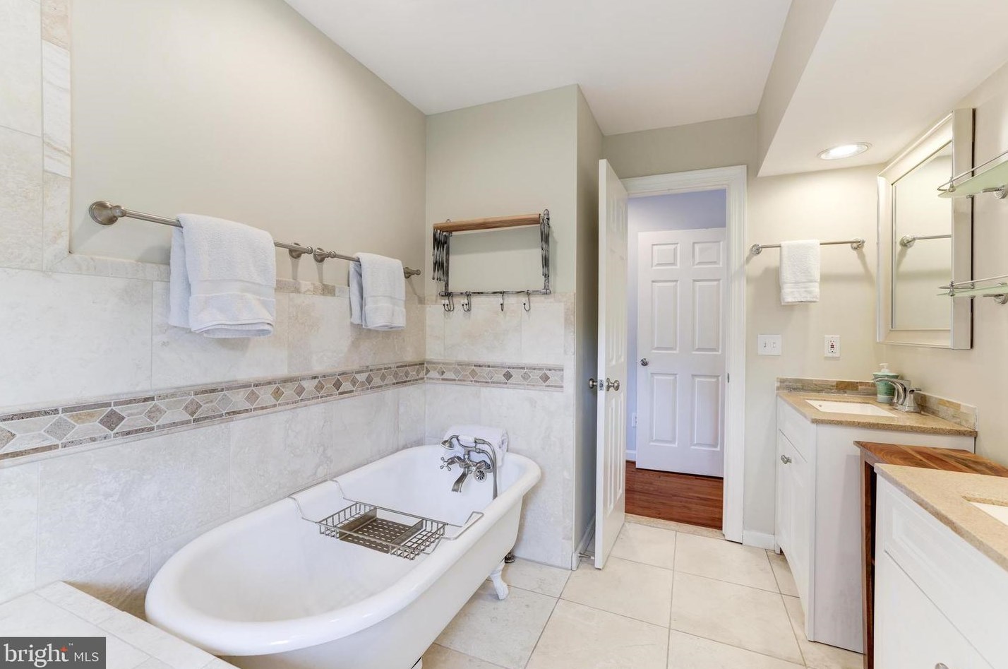 47740 League Ct, Dulles VA  20165-7416 exterior